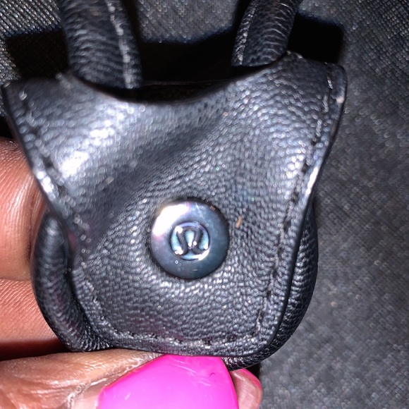 COPY - LULULEMON BLACK ATHLETICA BUCKET HANDBAG/CROSSBODY - Picture 15 of 15